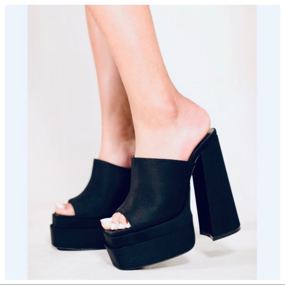 PLATFORM BLOCK HEEL MULES IN BLACK - Picture 2 of 5